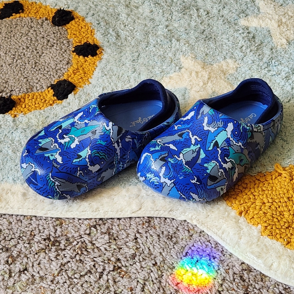 Blue Shark Print Water Shoes, Kids Size 7
